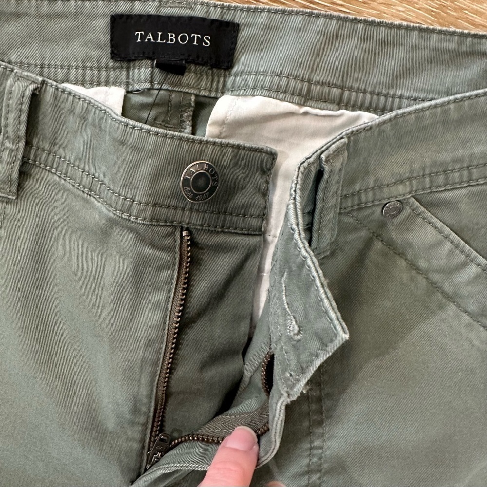 Talbots Women’s Green Straight Zippered Hem Leg Chino Pants Size 8 NWT - Picture 5 of 10